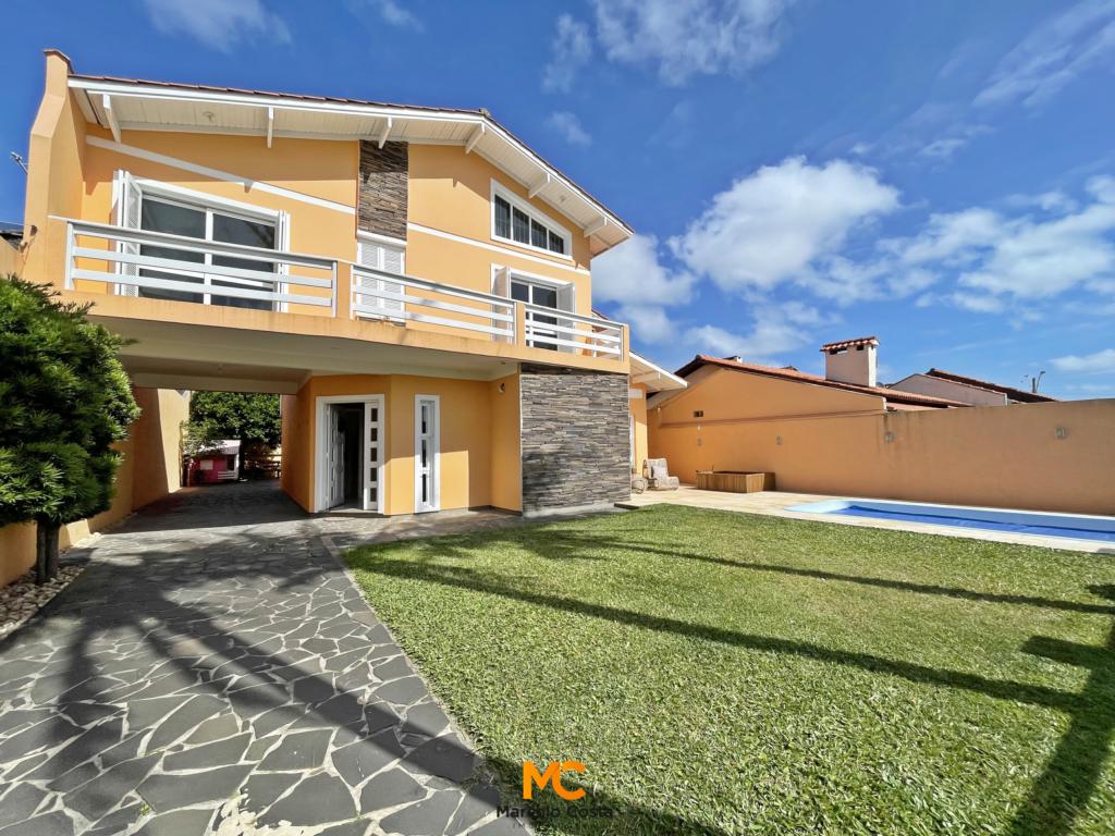 Sobrado 04 dormitórios - F-385