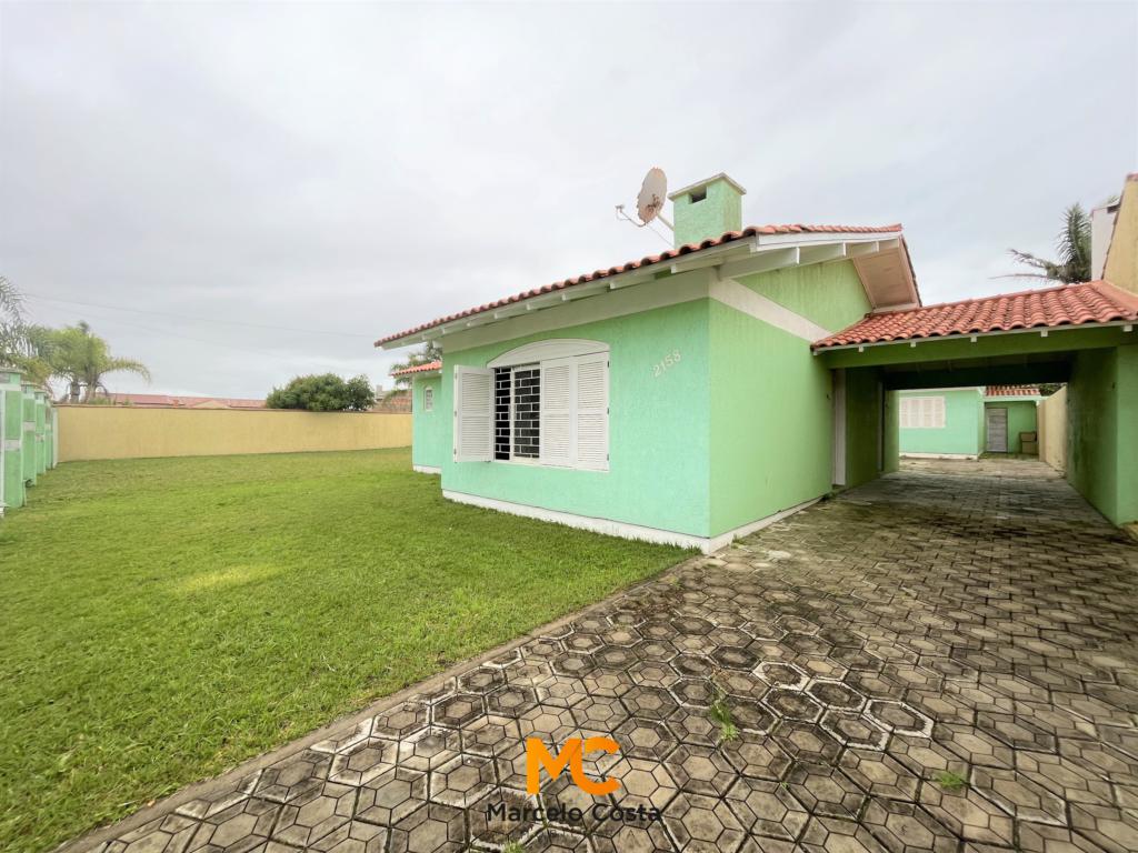 Casa 03 dormitórios - F-406