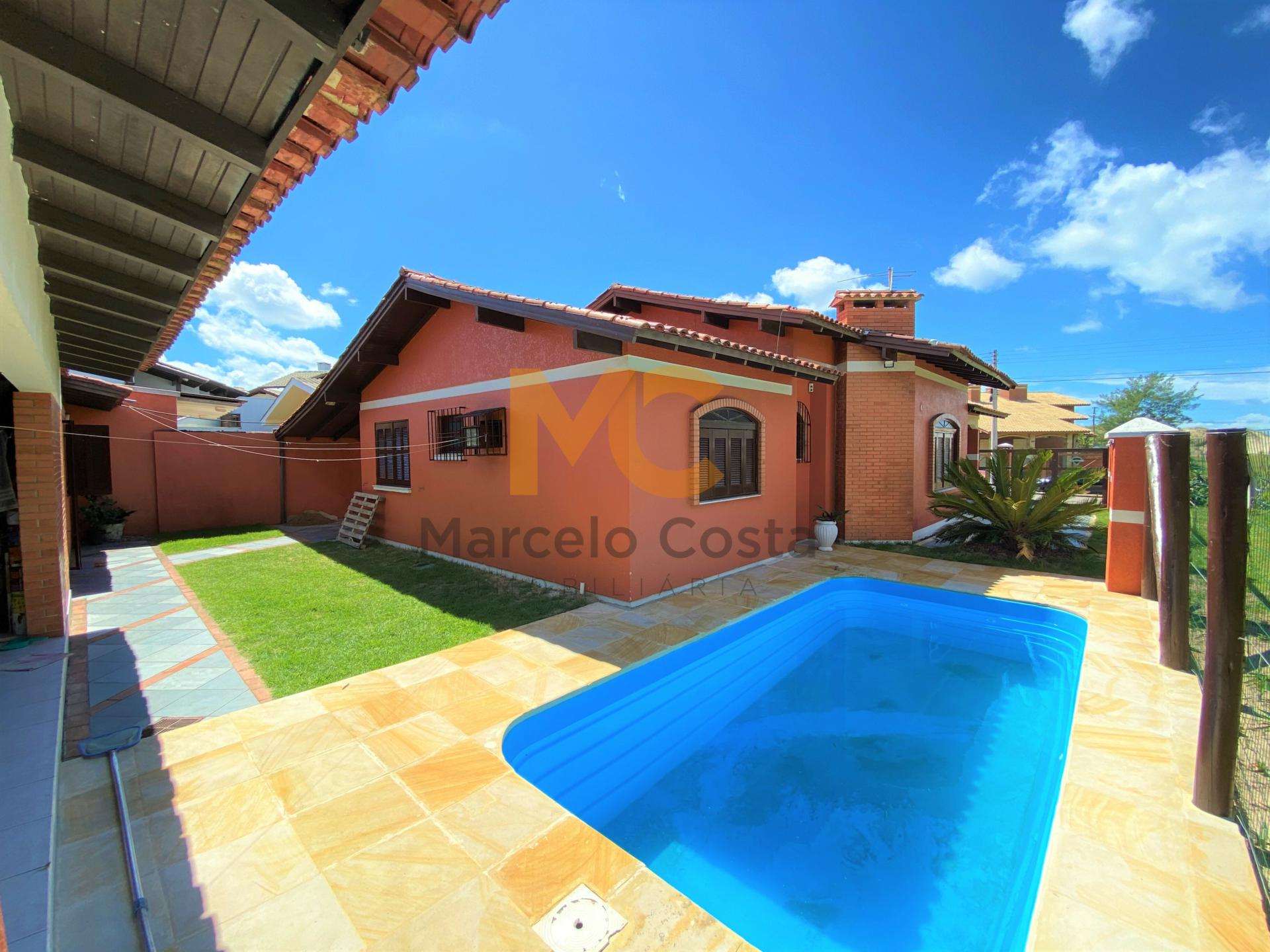 Casa 04 dormitórios - F-715