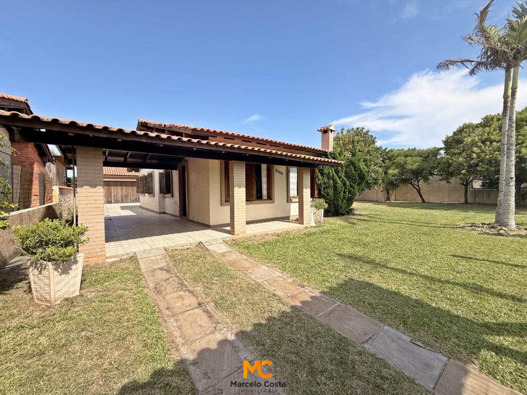 Casa 04 dormitórios - F-419