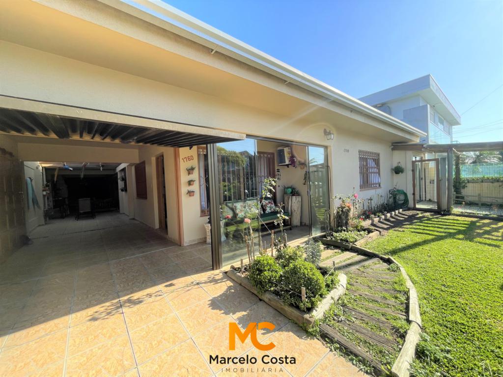 Casa 04 dormitórios - F-598