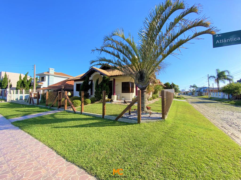 Casa 04 dormitórios - F-5121