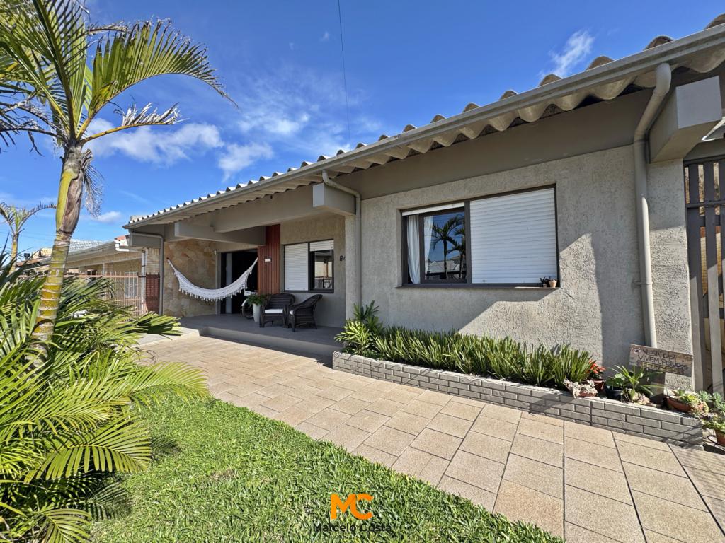 Casa 04 dormitórios - F-254