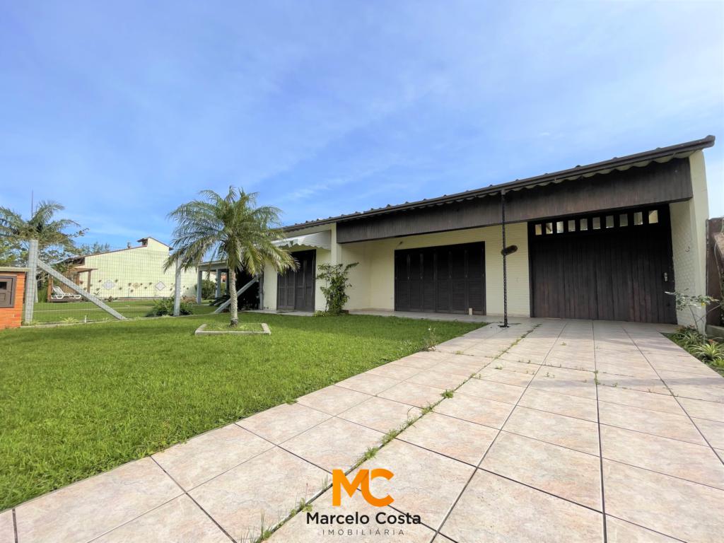 Casa 03 dormitórios - F-635