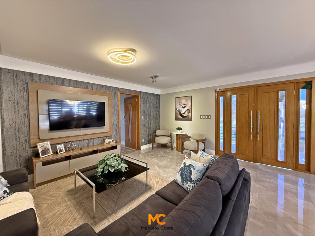 Casa 03 dormitórios - F-725