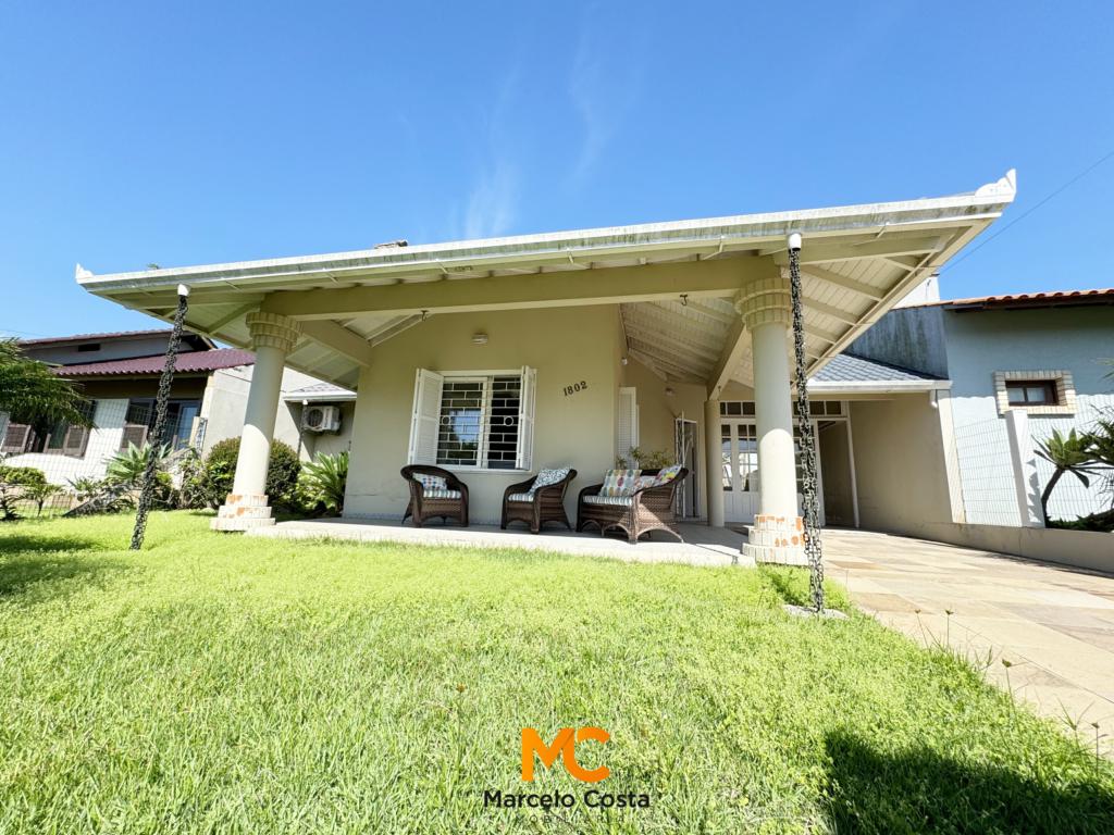 Casa 03 dormitórios - F-424