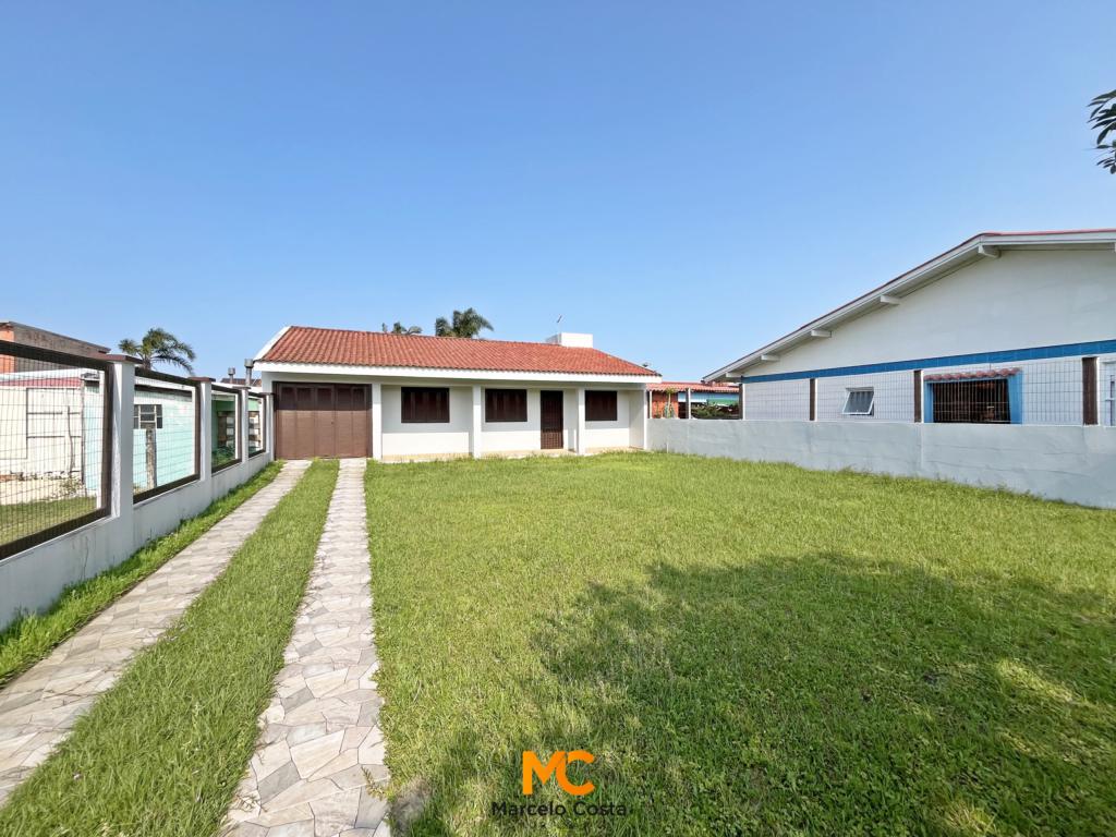 Casa 03 dormitórios - F-224