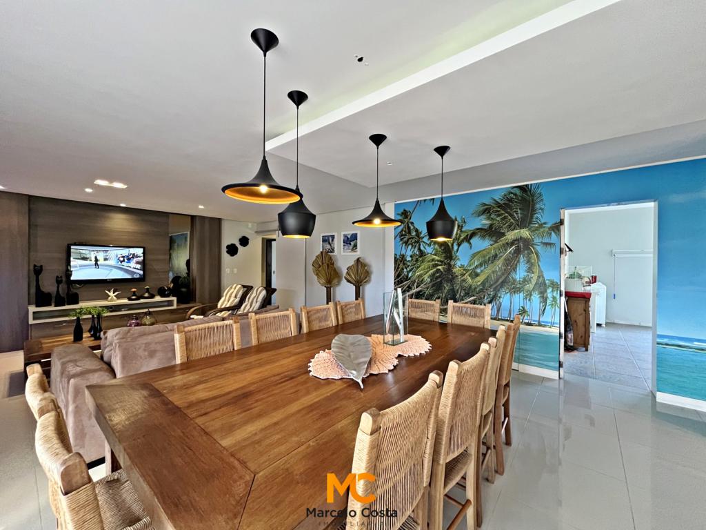 Casa 04 dormitórios - F-556