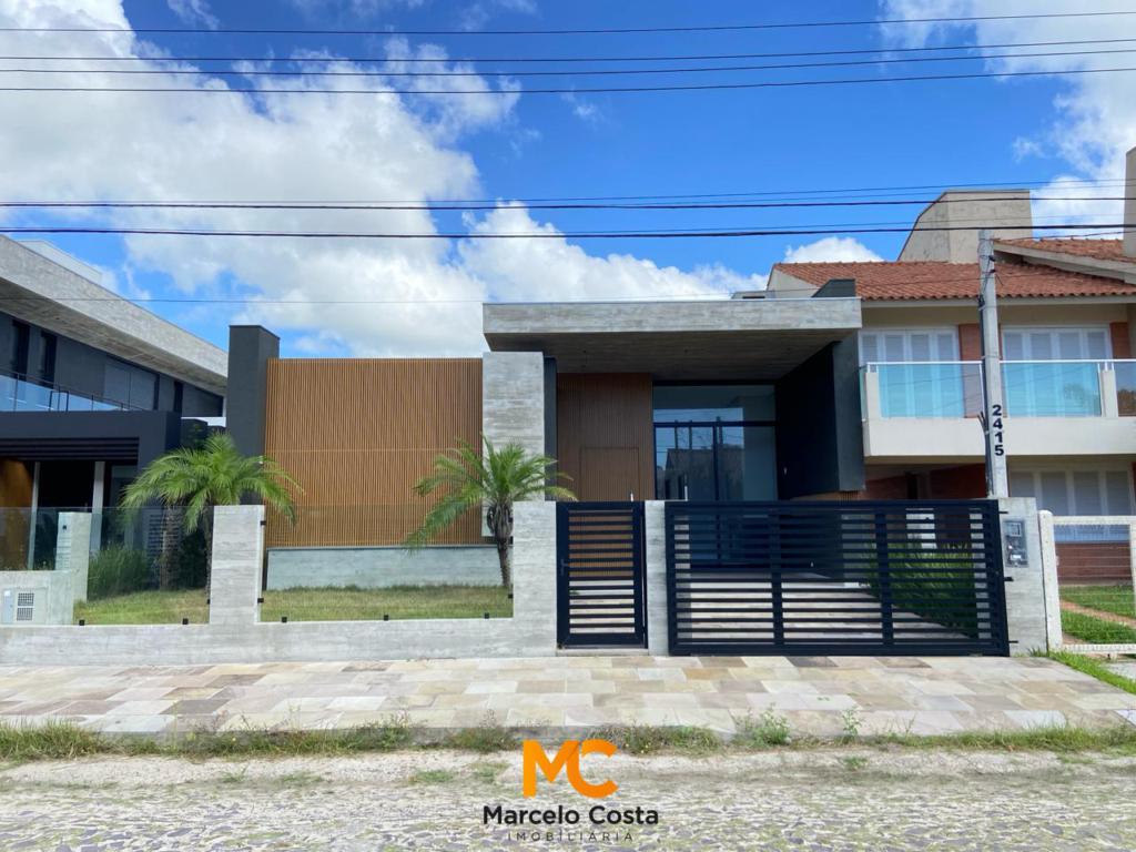 Casa 04 dormitórios - F-6007