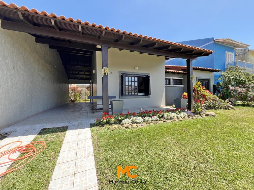 Casa 03 dormitórios - F-787