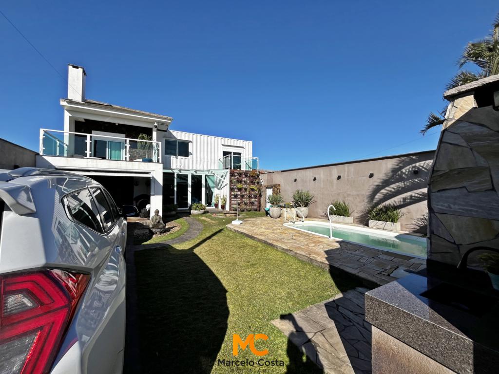 Casa 05 dormitórios - F-360