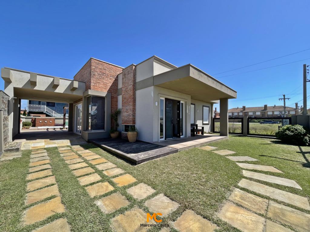 Casa 03 dormitórios - F-503