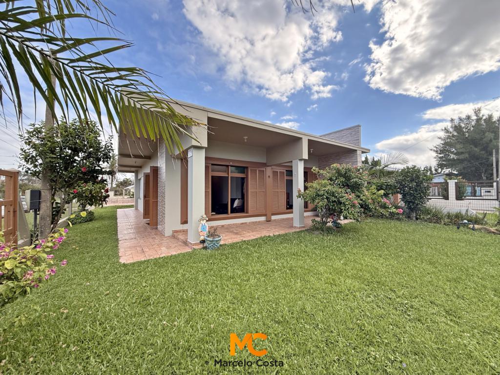 Casa 03 dormitórios - F-01