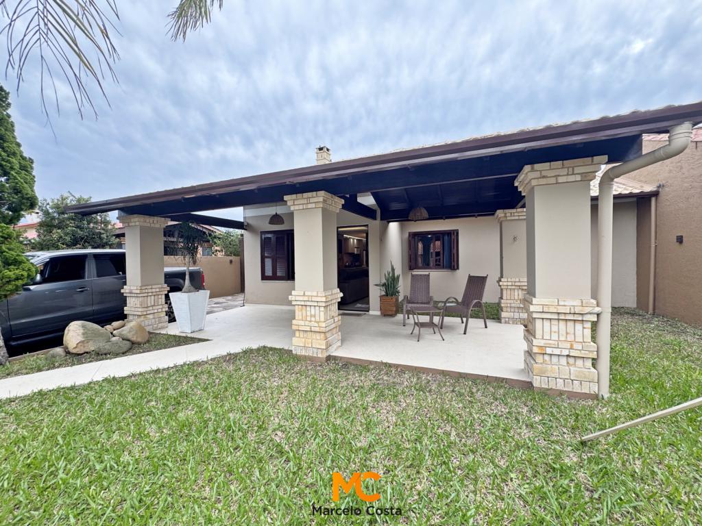 Casa 04 dormitórios - F-256