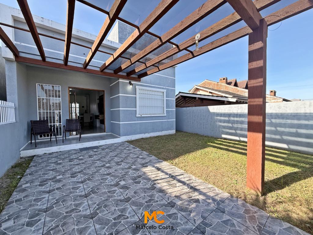 Casa 03 dormitórios - F-552