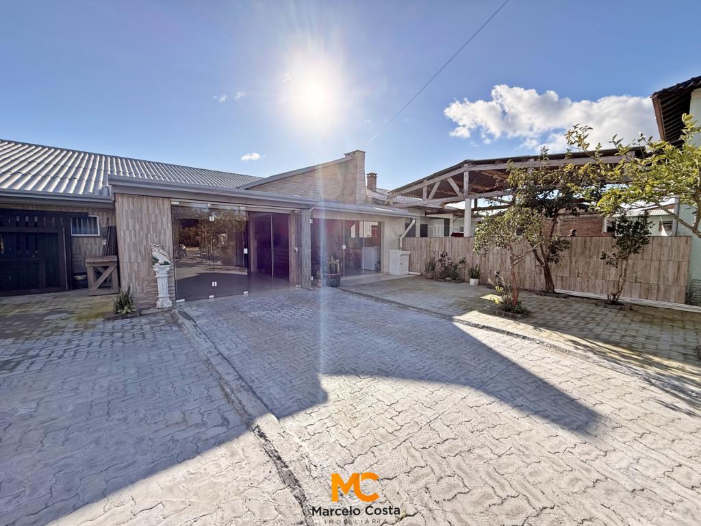 Casa 02 dormitórios - F-412