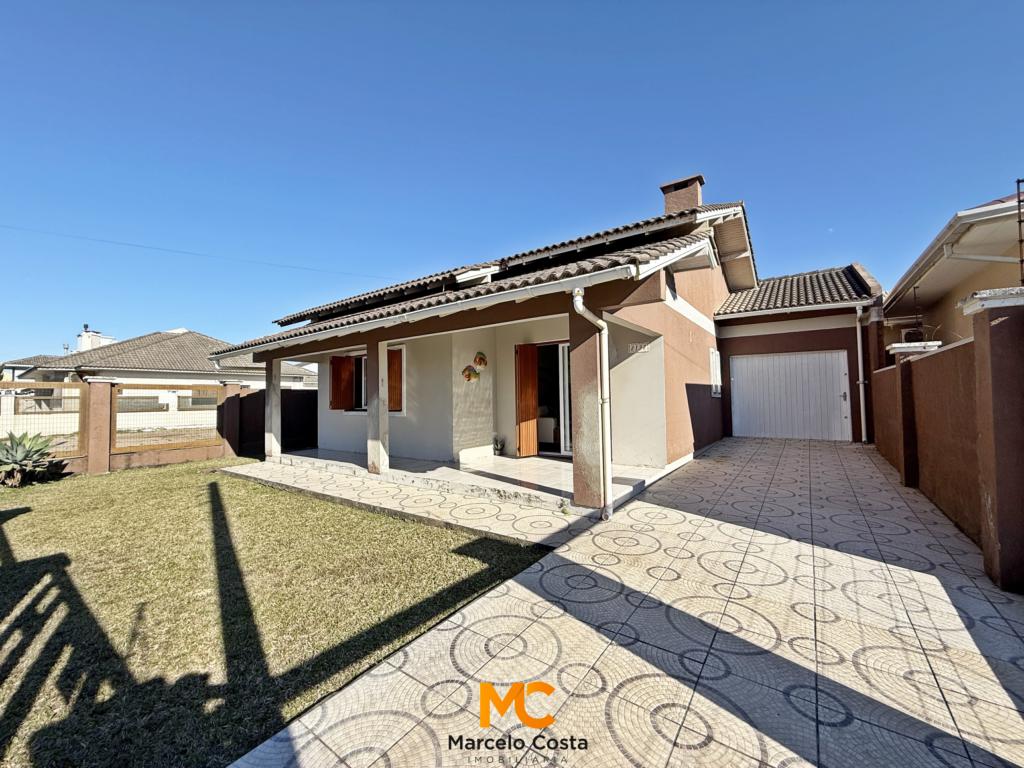 Casa 03 dormitórios - F-709