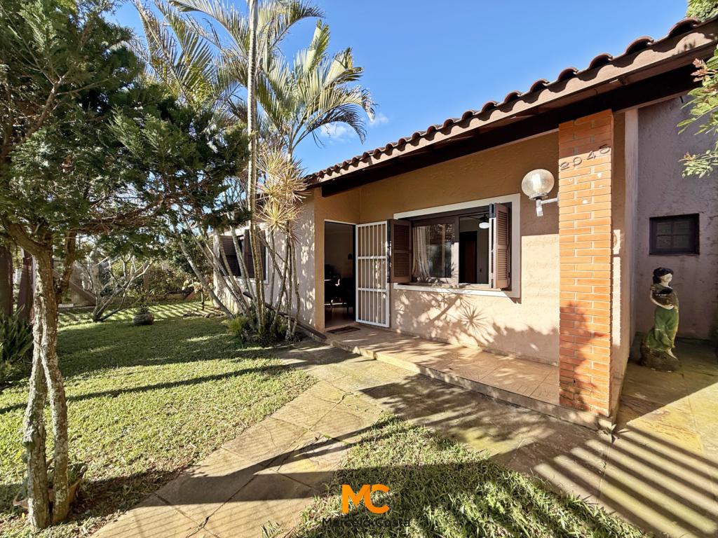 Casa 03 dormitórios - F-312
